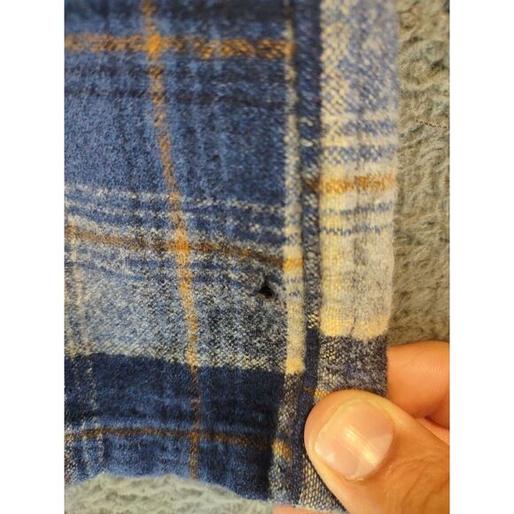 VTG Pendleton Long Sleeve Button Shirt Mens Large (Runs Small) Blue Grey Plaid - Picture 2 of 11